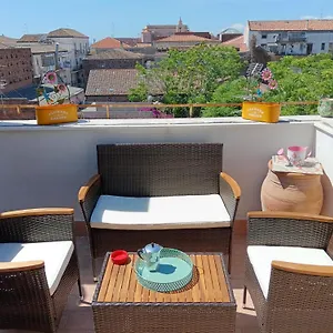 https://a-casuzza-al-centrocon-terrazzino-privato.taorminaitalyhotels.com